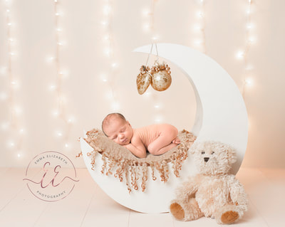 Newborn Baby Photo Shoot.  Emma Elizabeth Photography. Studio Photography in St Neots, Huntingdon, Cambridgeshire